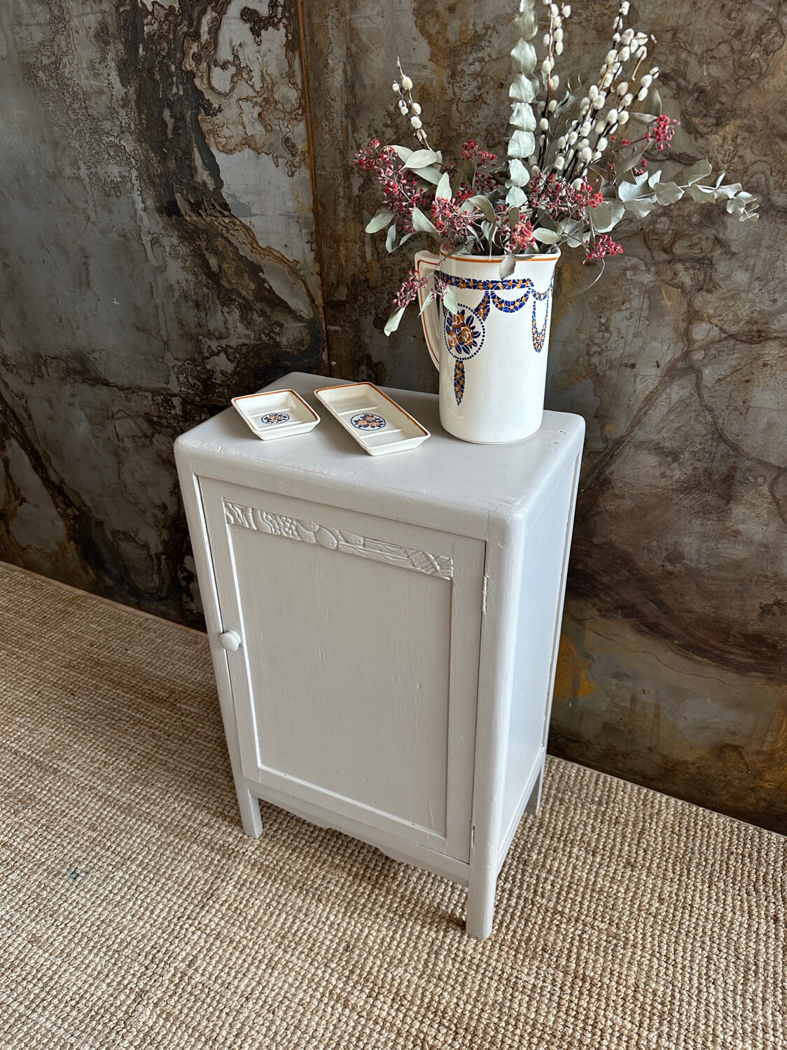 Linen sideboard