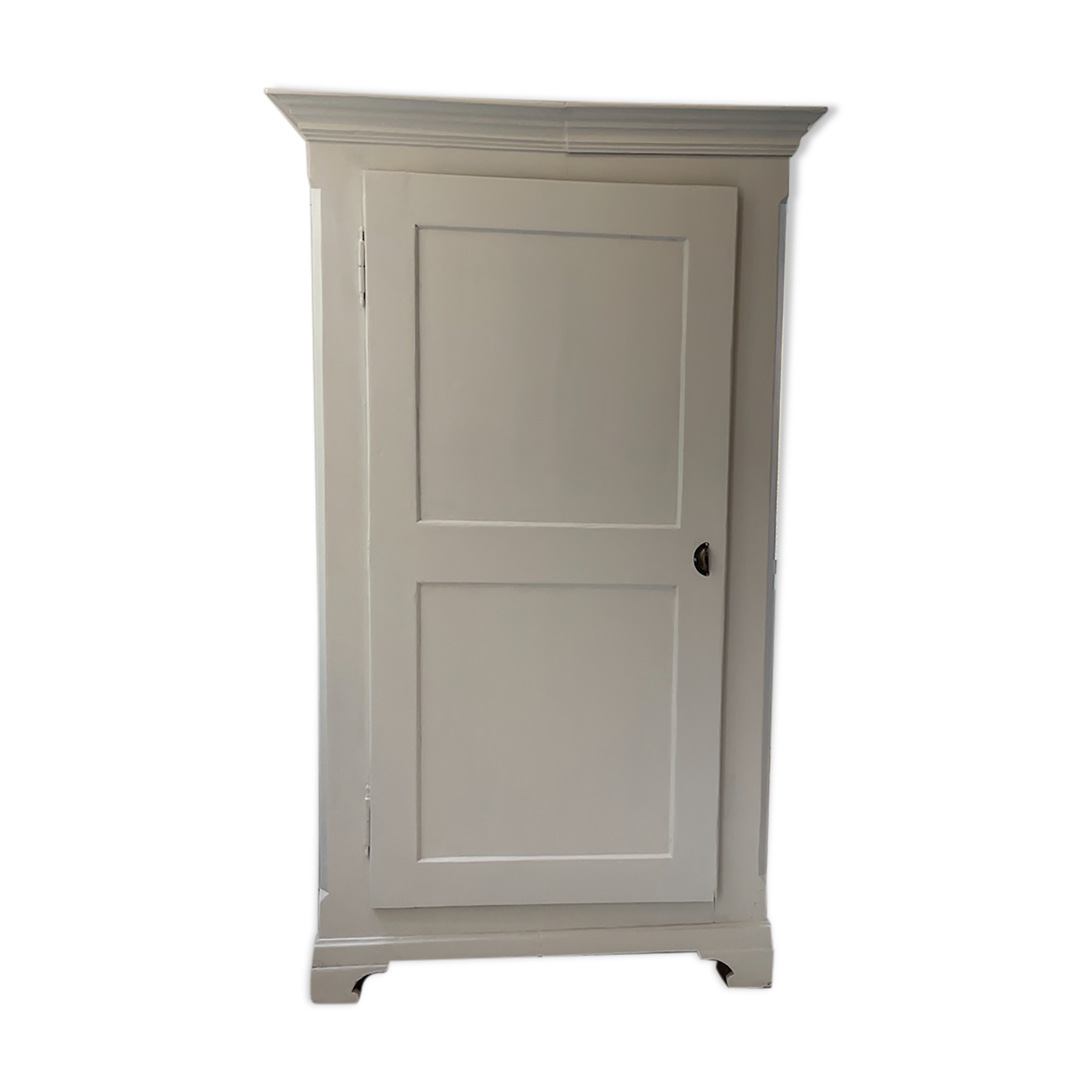 White cutter cabinet