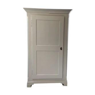 White cutter cabinet