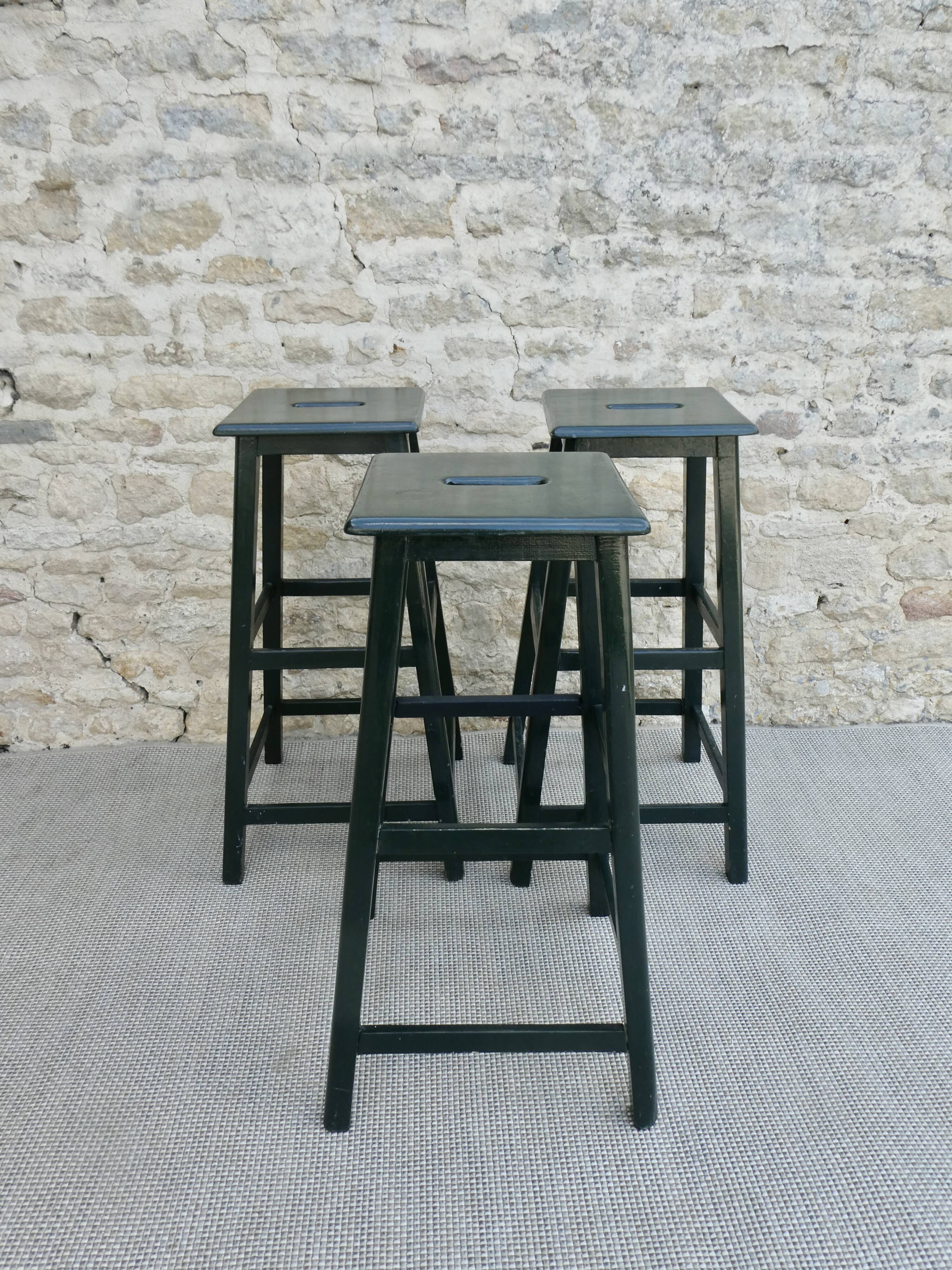 3 high bar stools, wooden, handle