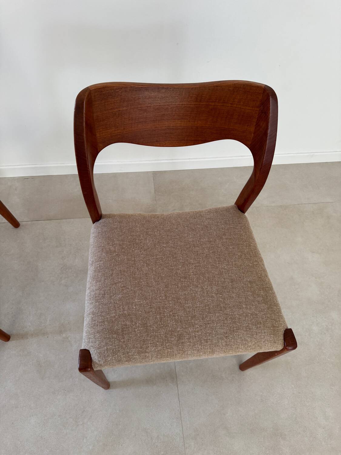 Paire de chaises Niels Otto Moller 71 scandinave
