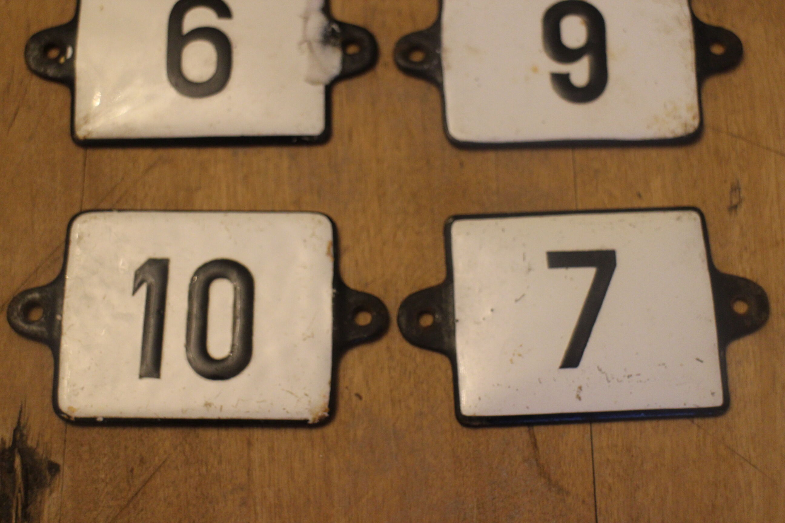 Enamelled rag plates