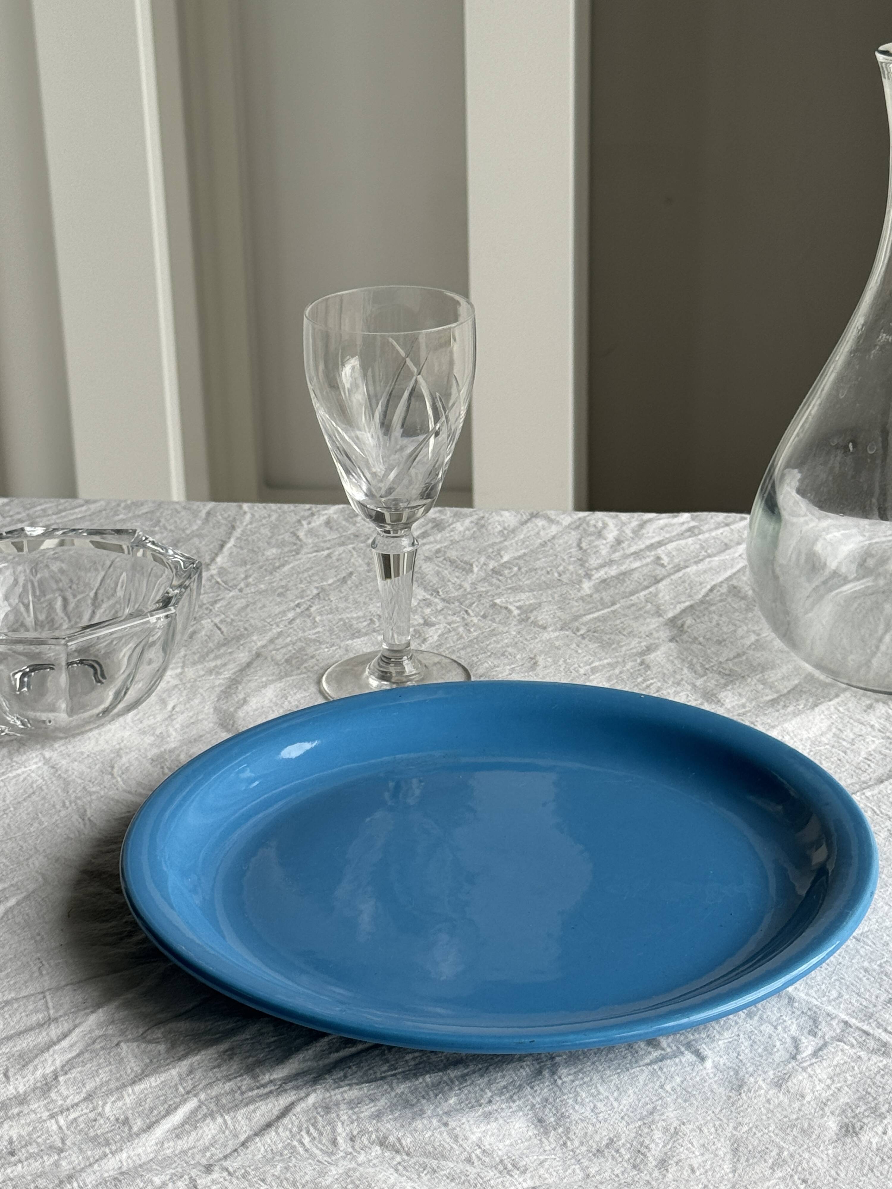 Set of 2 sky blue plates, one slotted