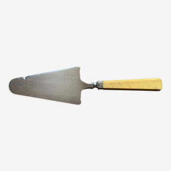 Art deco pie shovel