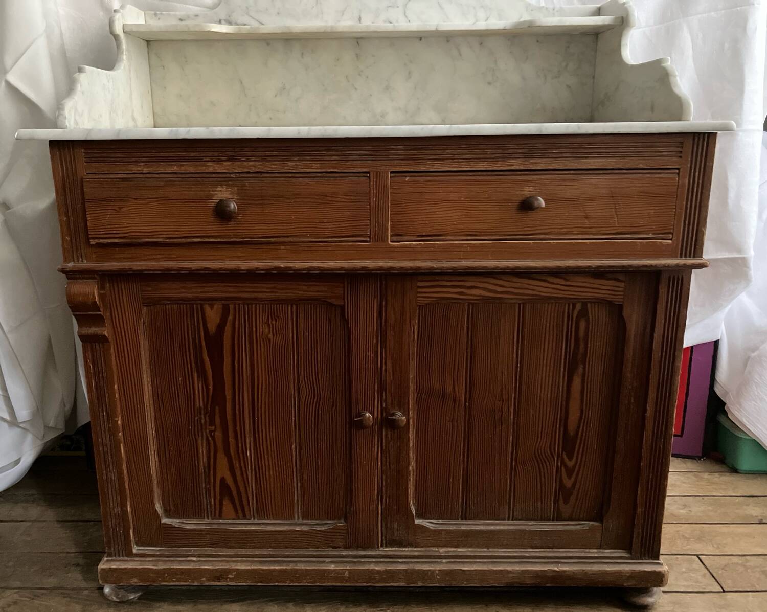 Bathroom furniture - Dressing table,
