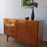 Buffet moderniste des années 1970