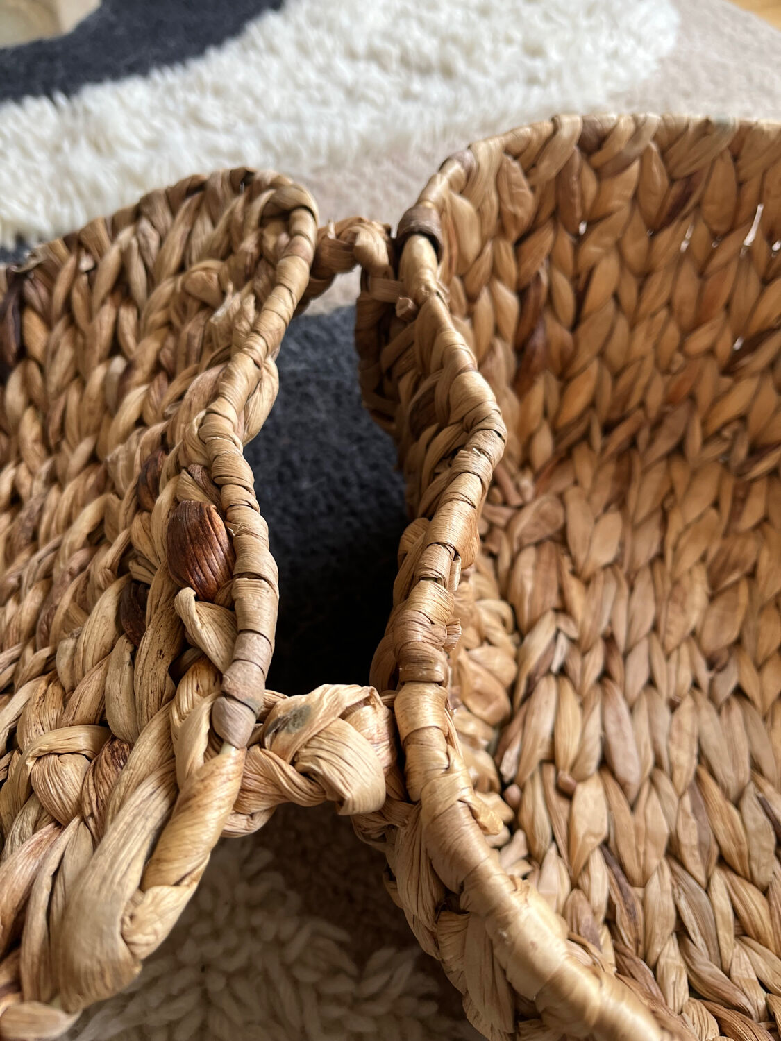 Banana leaf pan in the shape of a vintage heart