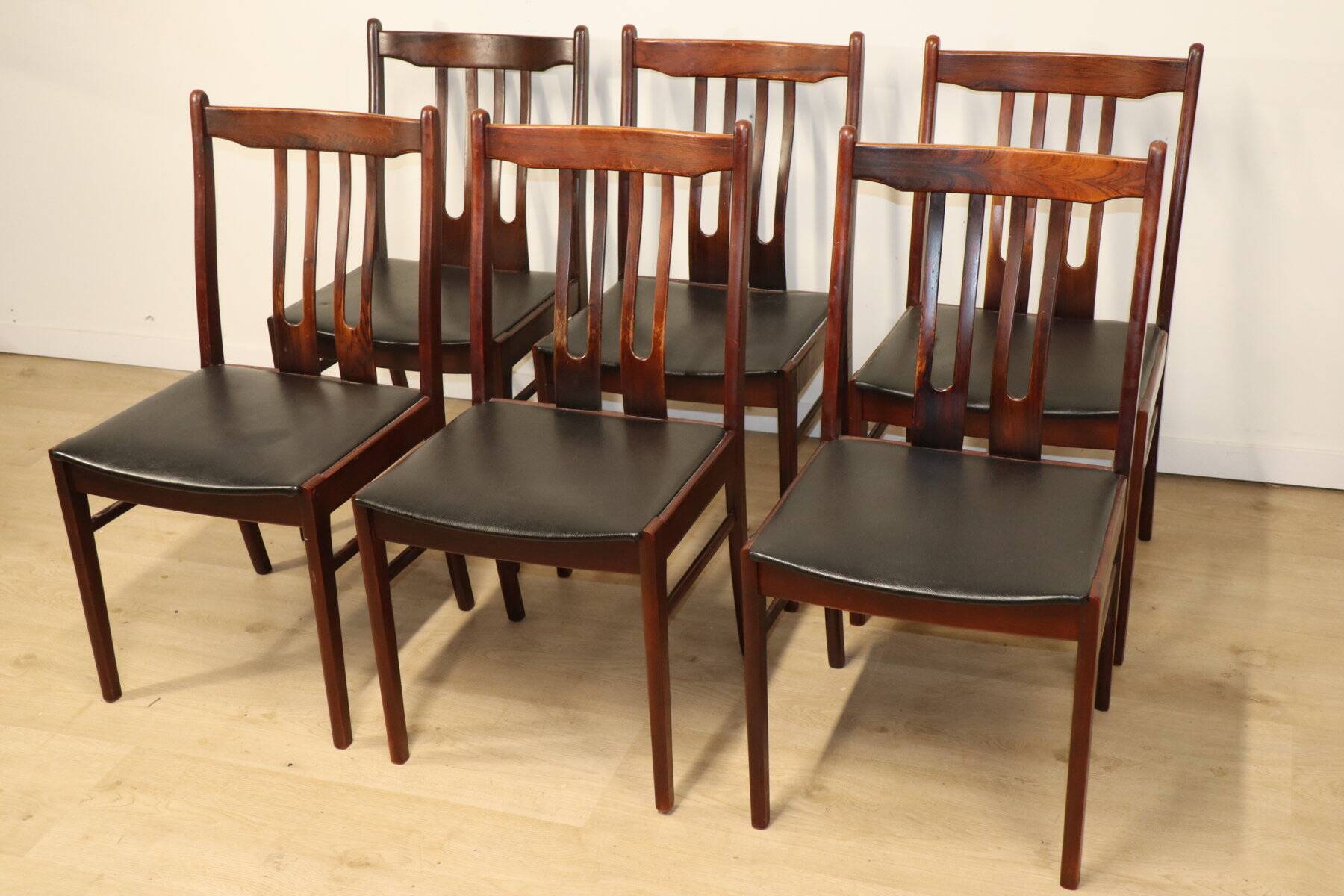 Set of 6 Scandinavian chairs in rosewood, 1960.