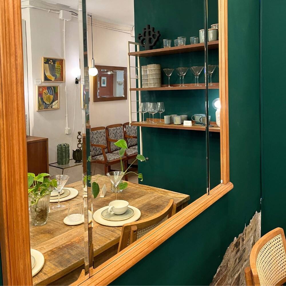 Miroir vintage avec cadre en bois sculpté