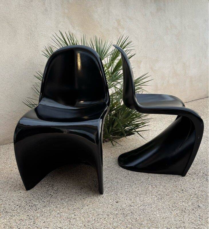 Set of 2 vintage design armchairs – Glossy black