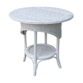 Pedestal table