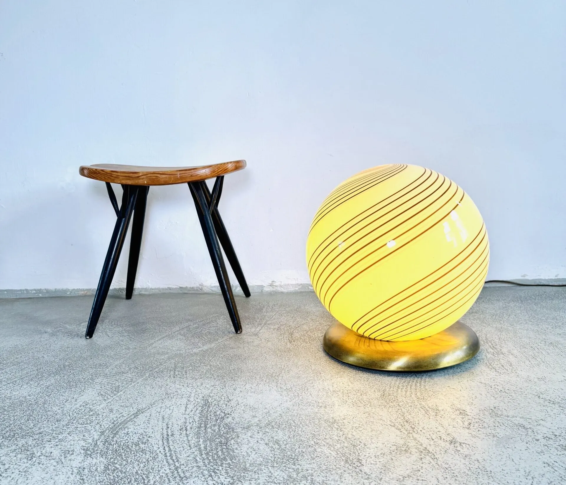 Serie 6000 Swirl Sphere Table Lamp By Zonca Voghera, Italy, 1970S