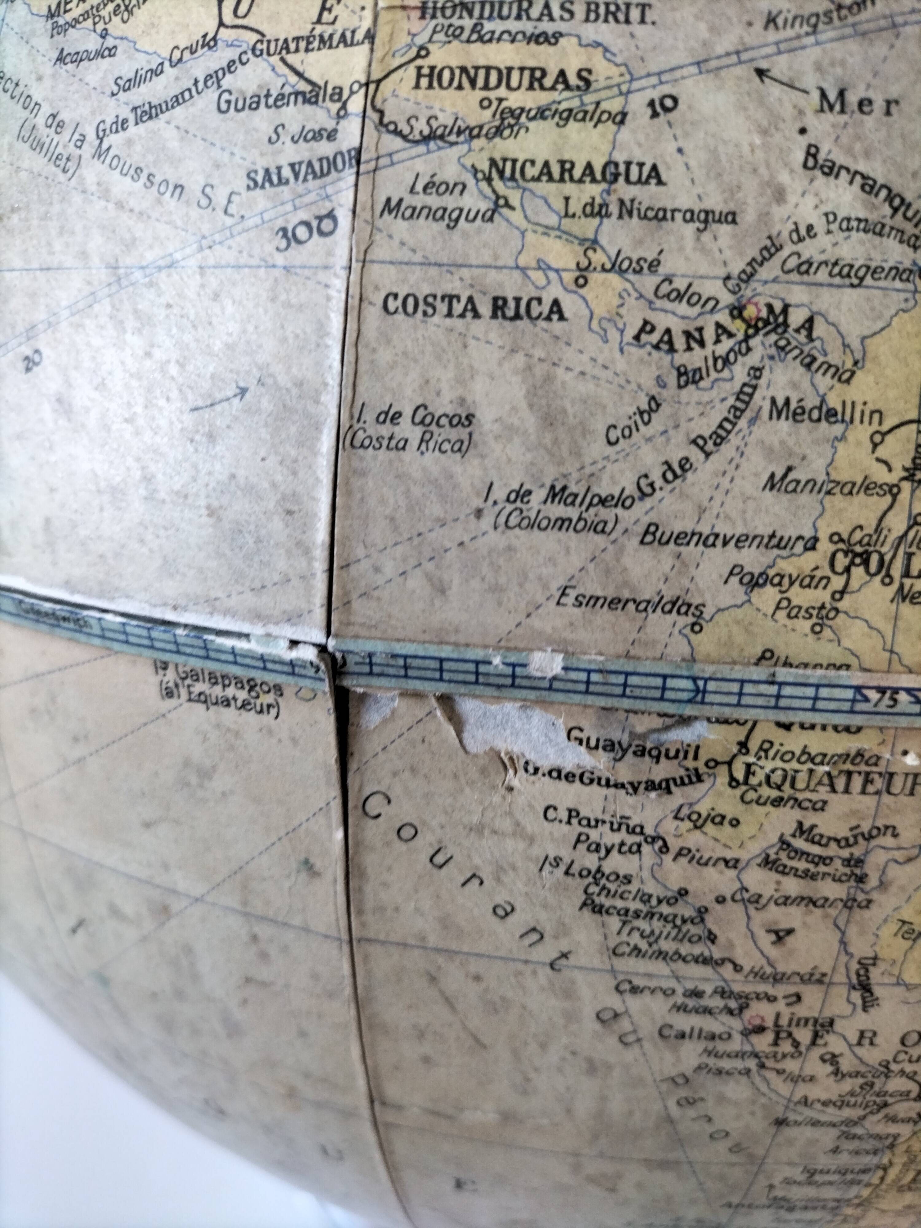 Vintage Globe Taride Maps – 1960
