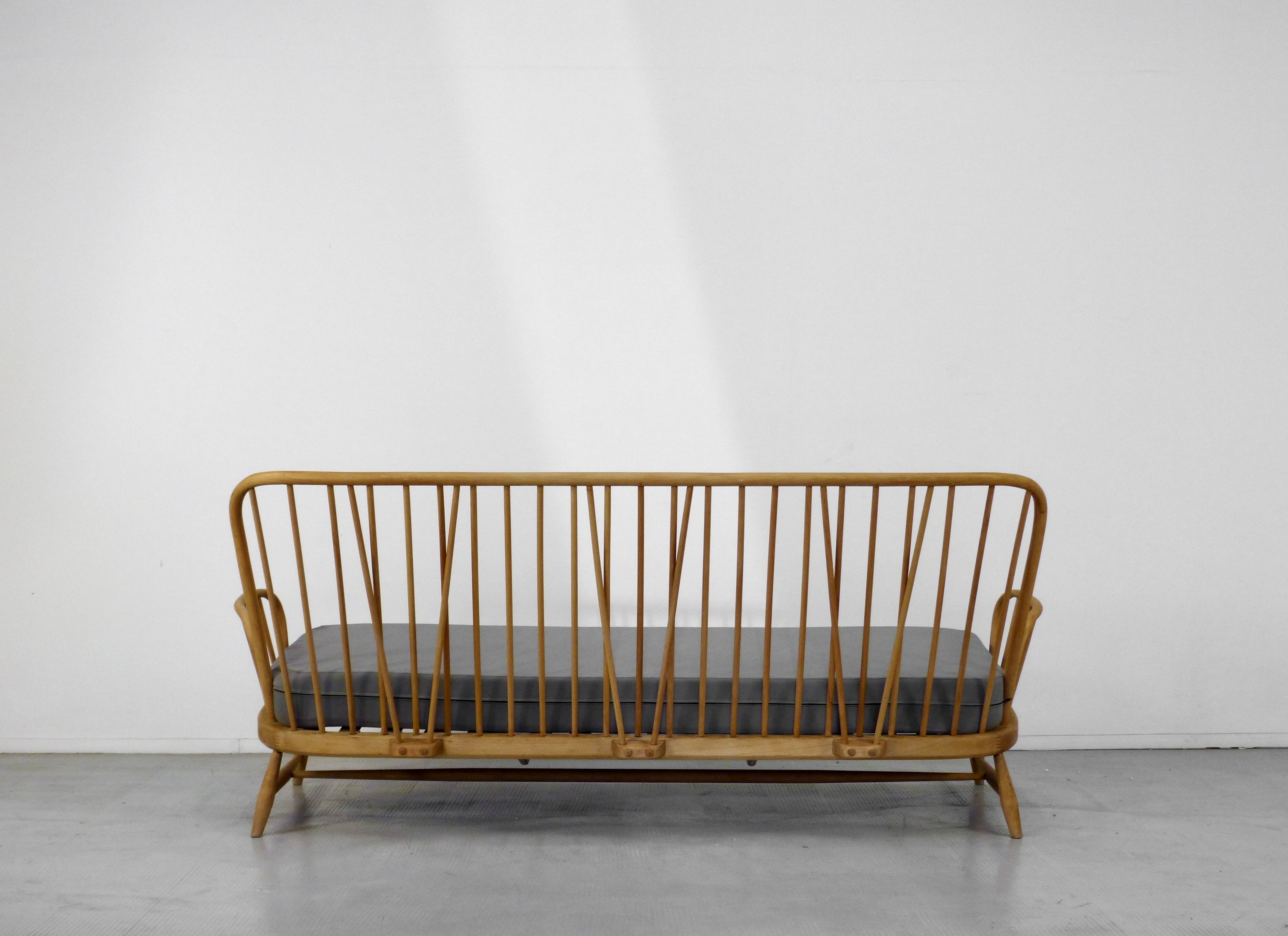 Mid-Century Modern Windsor Three-Seater Sofa by Lucian Ercolani for Ercol