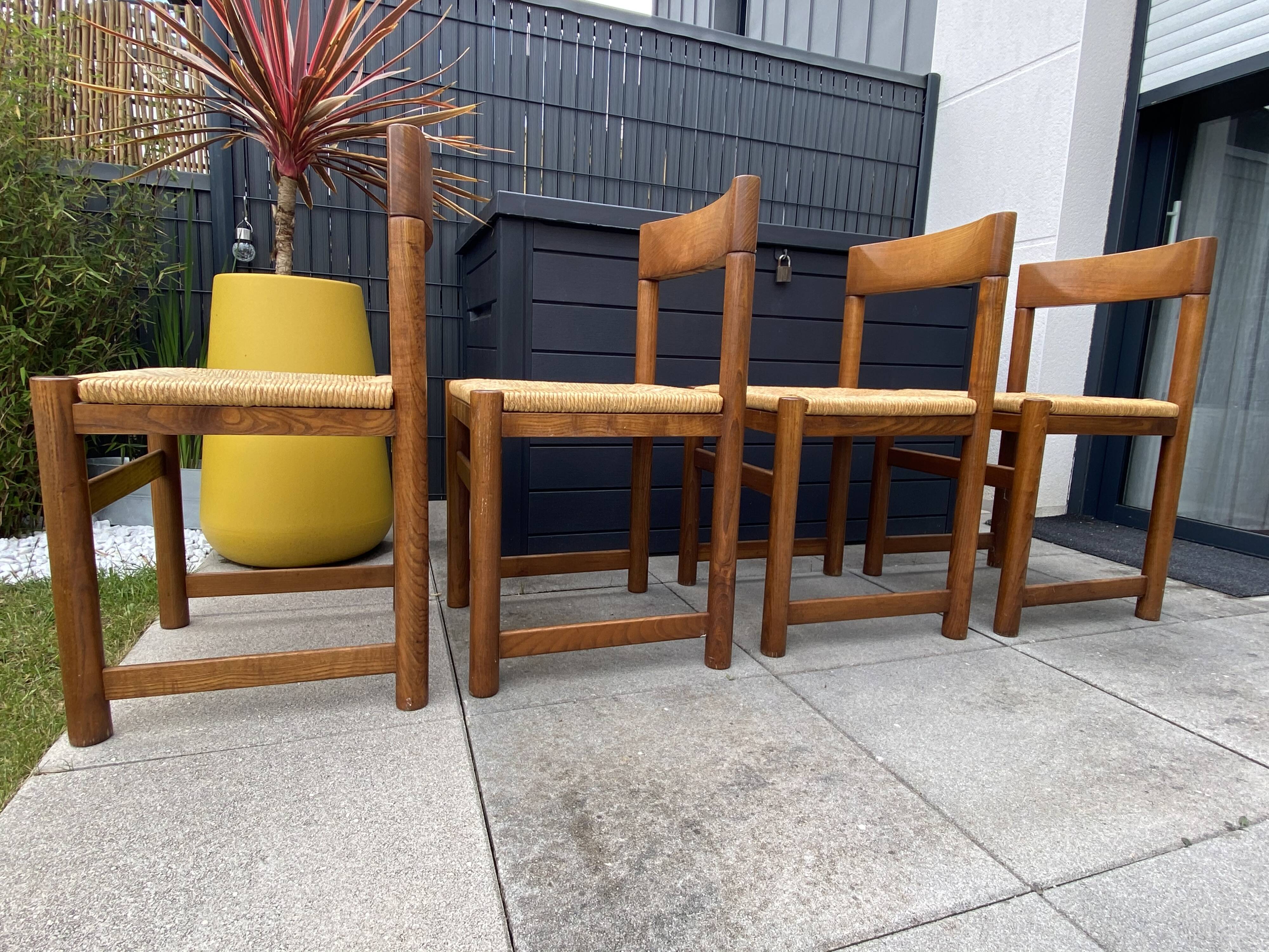 Suite de 4 chaises paillées vintage années 70