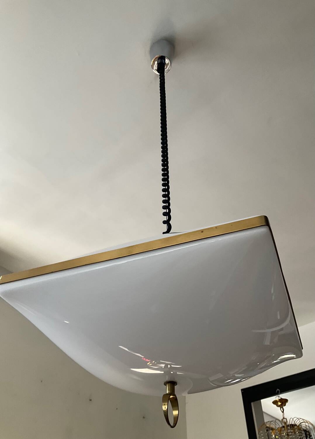 Suspension by Stilux rises and falls from the 60s-70s