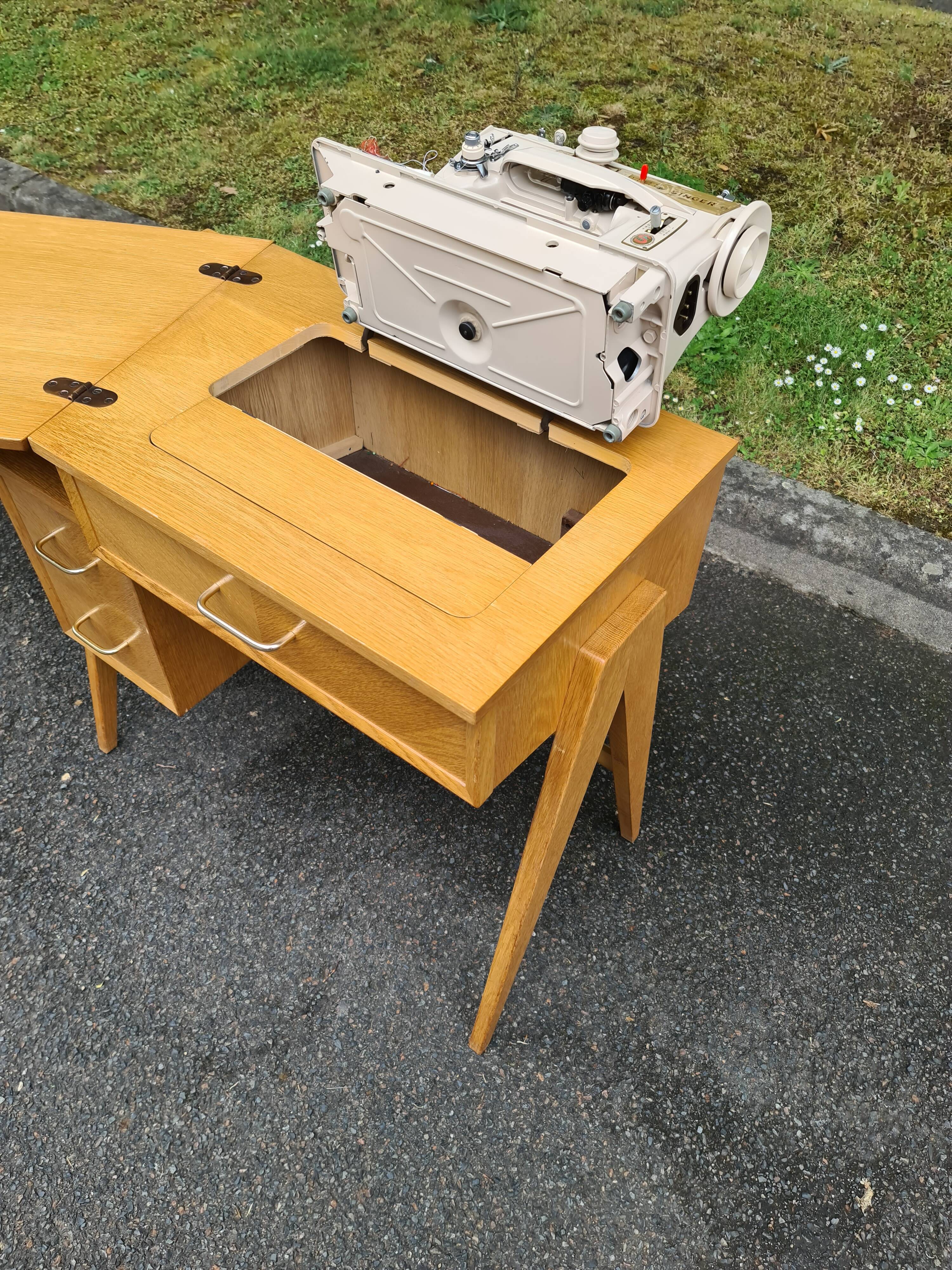 Scandinavian vintage desk 1960 (Singer sewing machine)