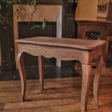 Table basse, de chevet, d’appoint, chêne clair.