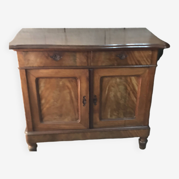 English mahogany chest