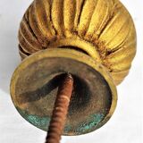 Ornement d'ameublement en forme de pomme de pin en bronze