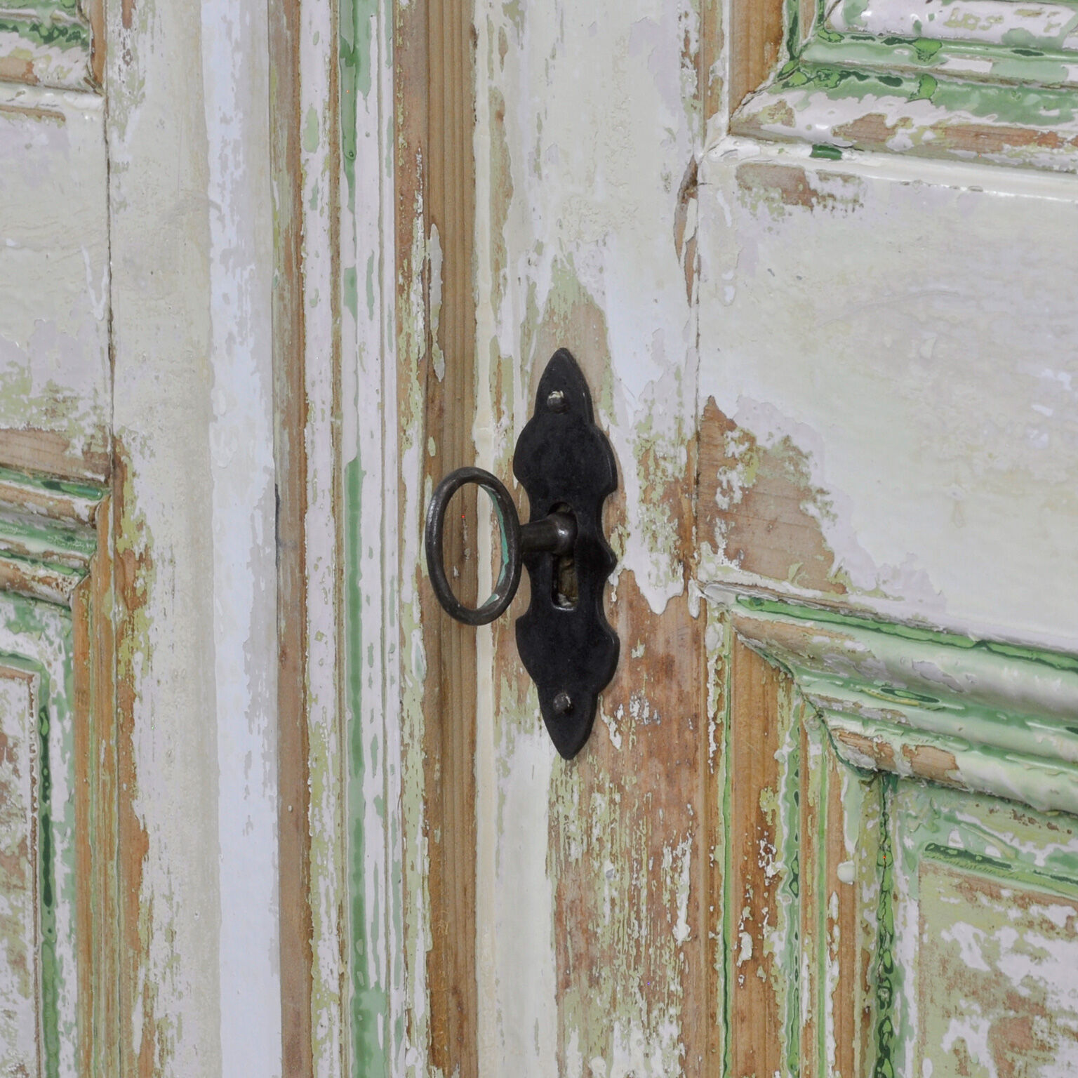 Antique pine cabine, circa 1920