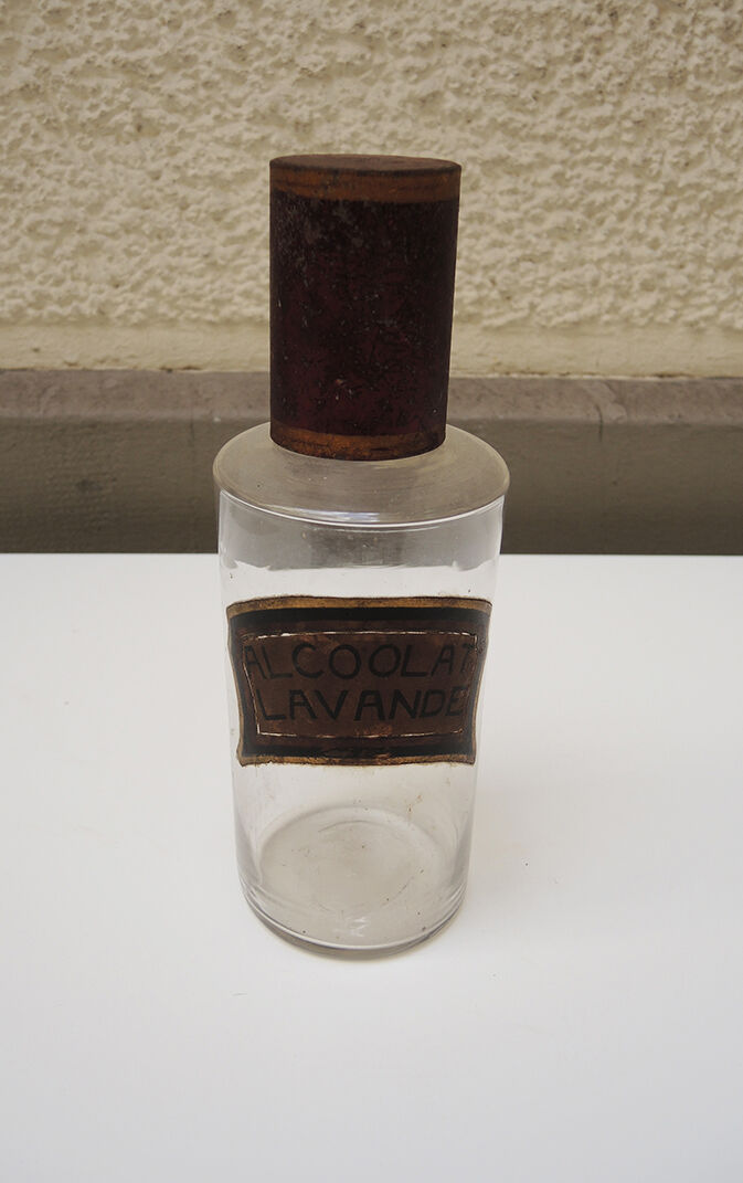 Apothecary bottle