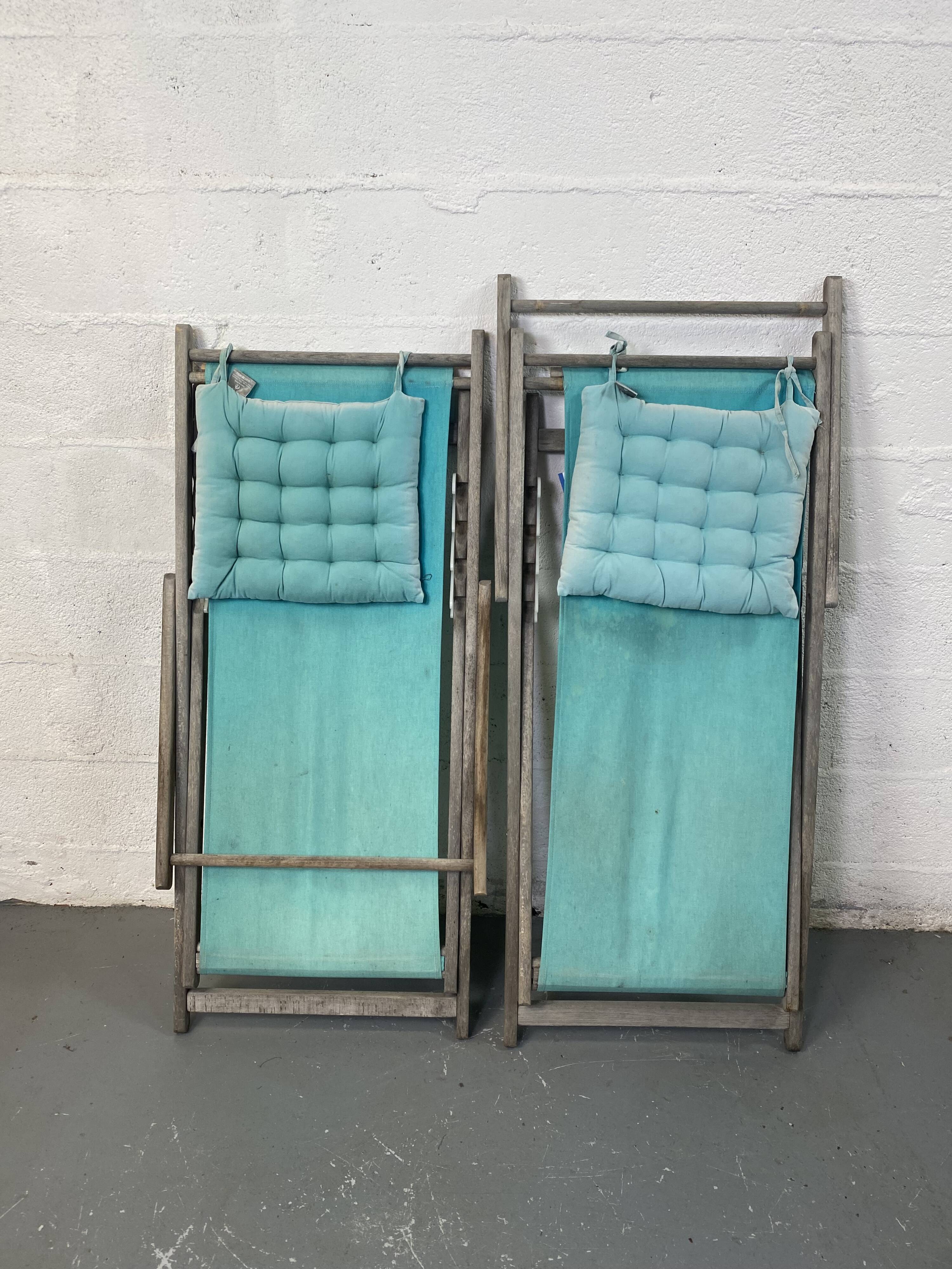 Set of 2 blue sun loungers