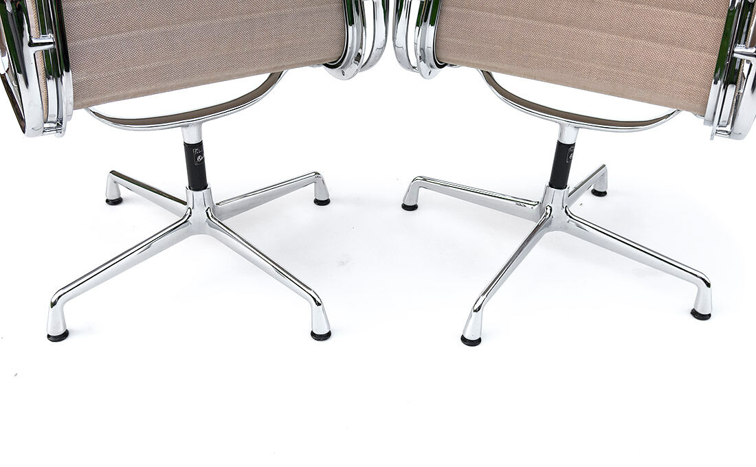 Pair swivel armchairs Vitra Aluminium Chair EA 108 design Ray & Charles Eames 60s 70s