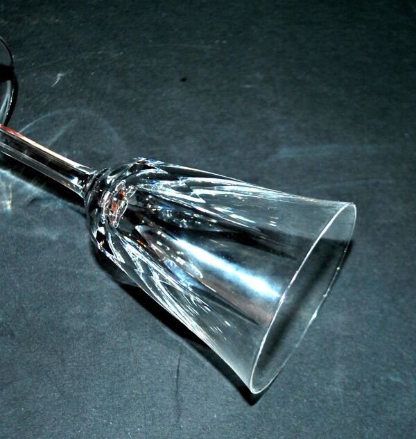 Lot de 8 verres à vin cerdagne en cristal taillé de saint louis h13cm
