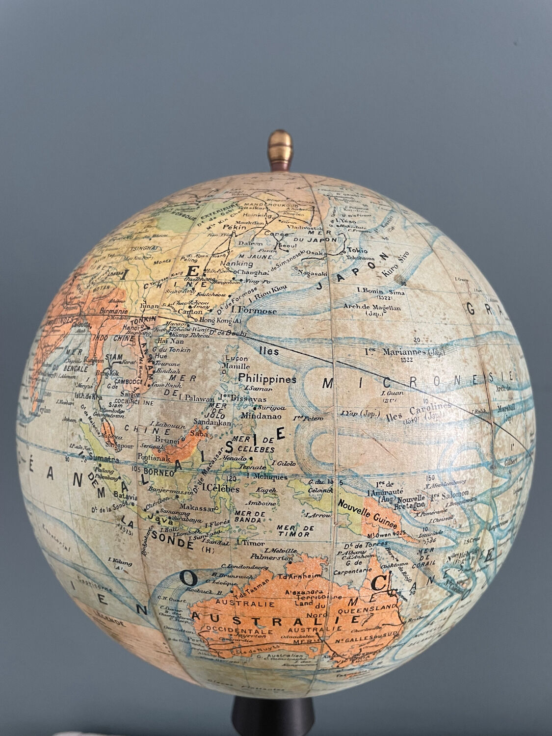 Terrestrial globe world map geographer Forest XIXth