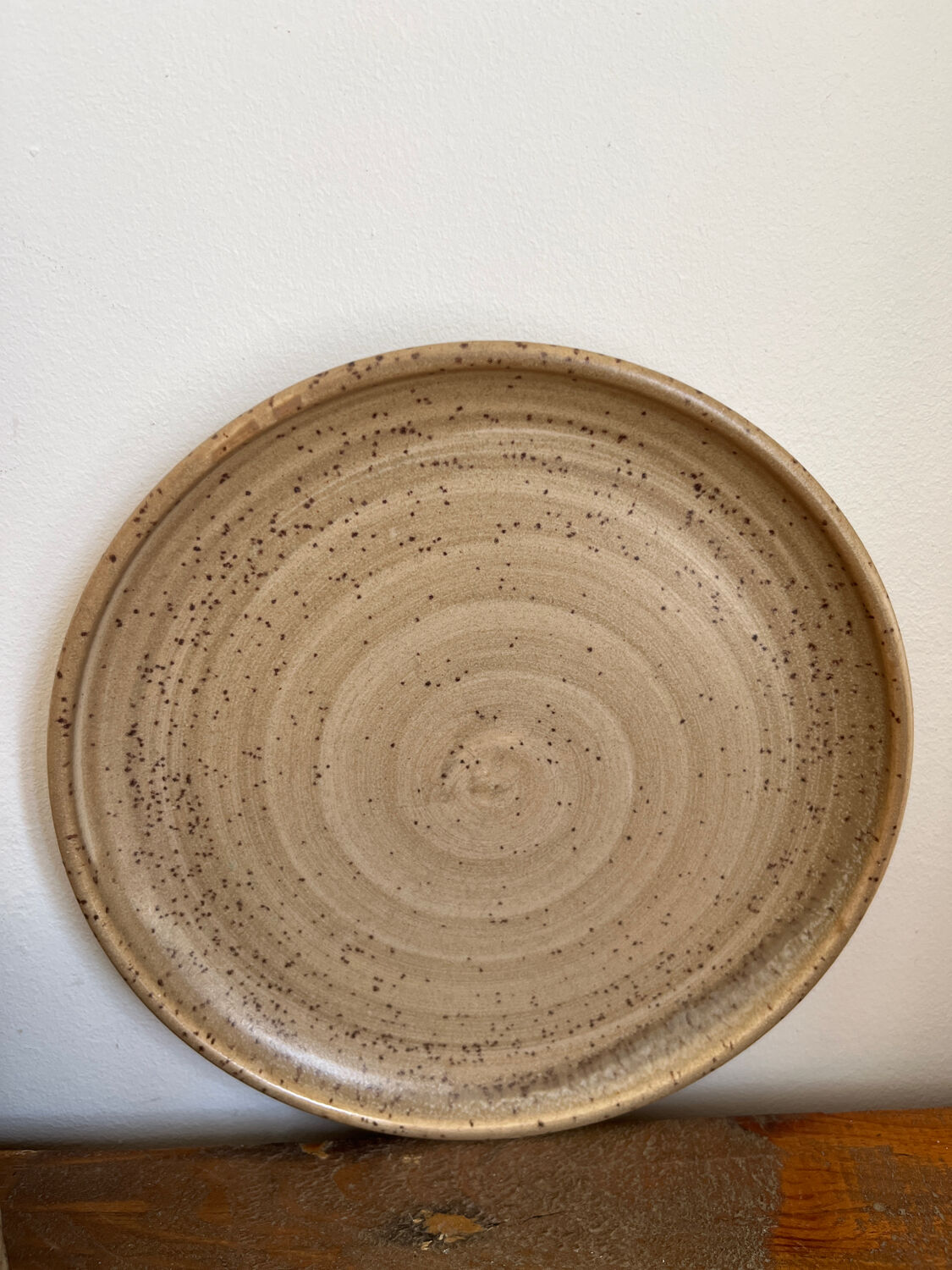 7 dessert plates in stoneware