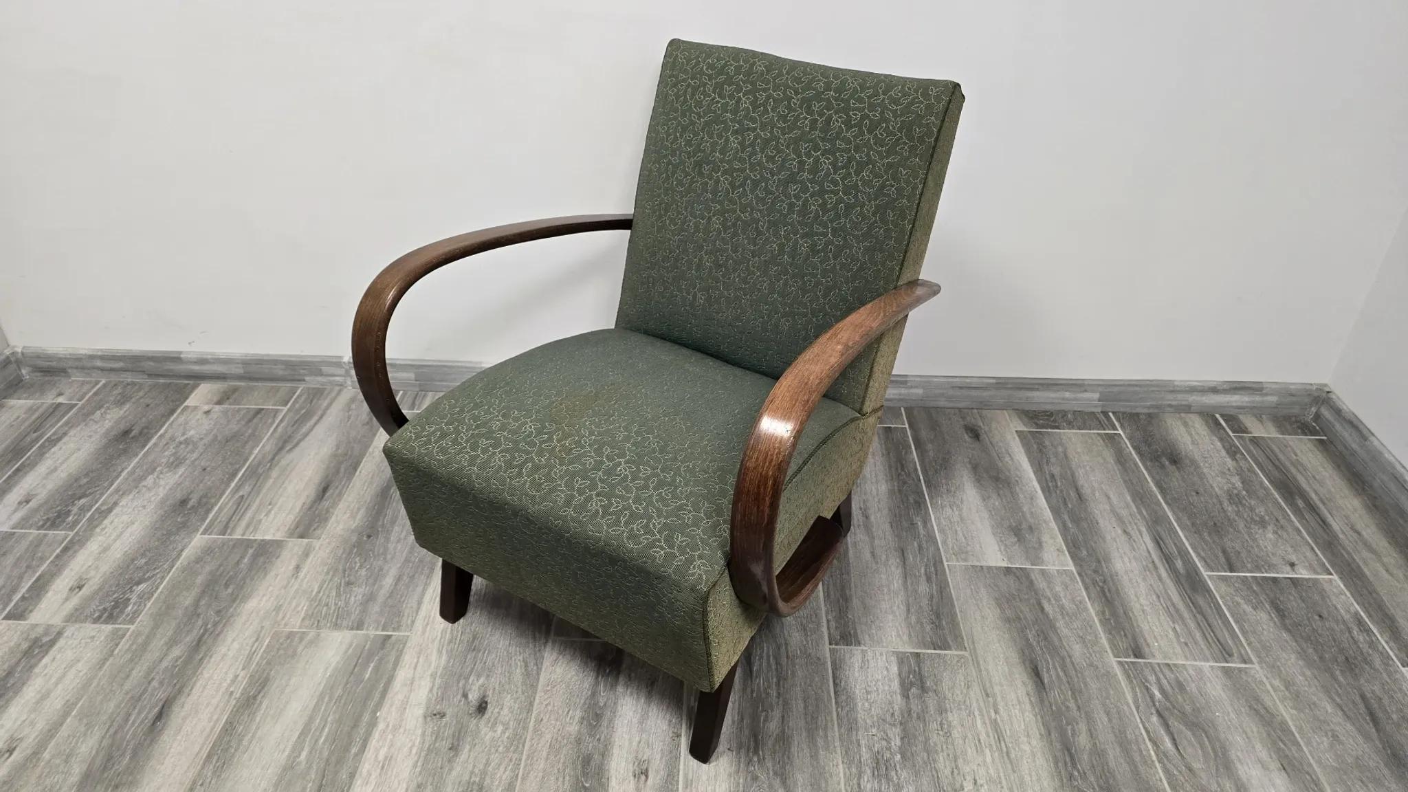 Art Deco Lounge Chair by Jindrich Halabala