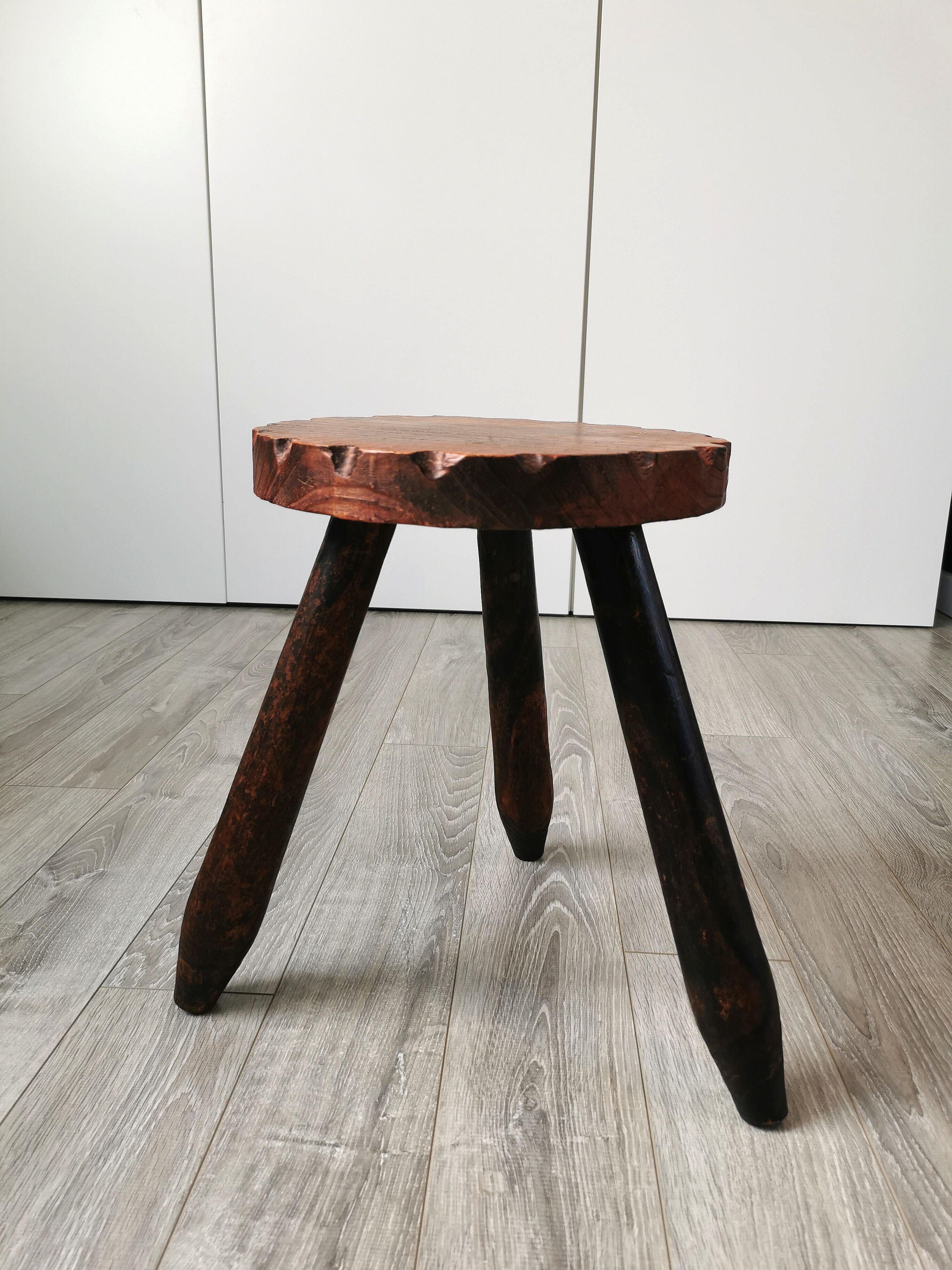 Tripod stool