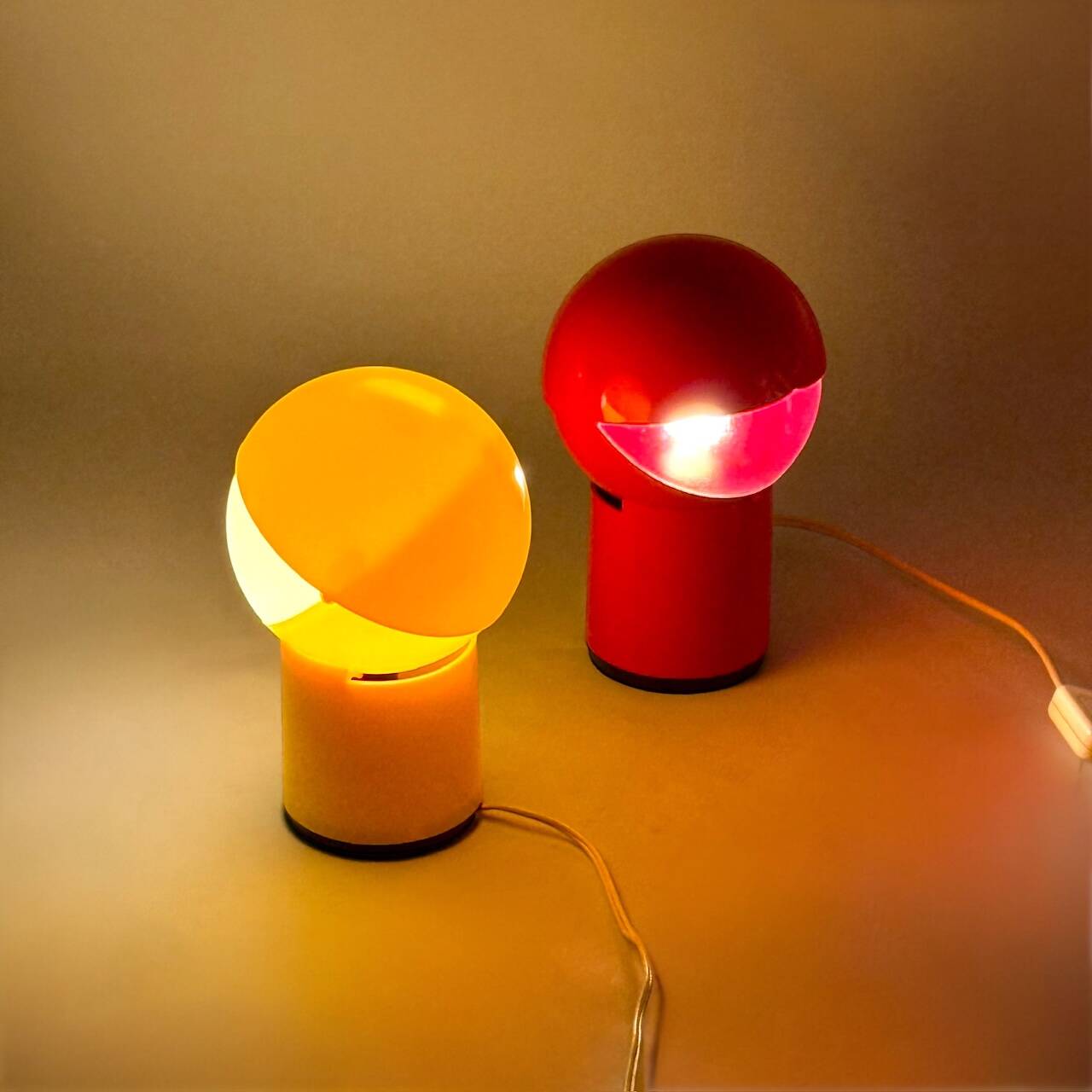 Paire de lampes Space Age italiennes Gagiplast en plastique années 70