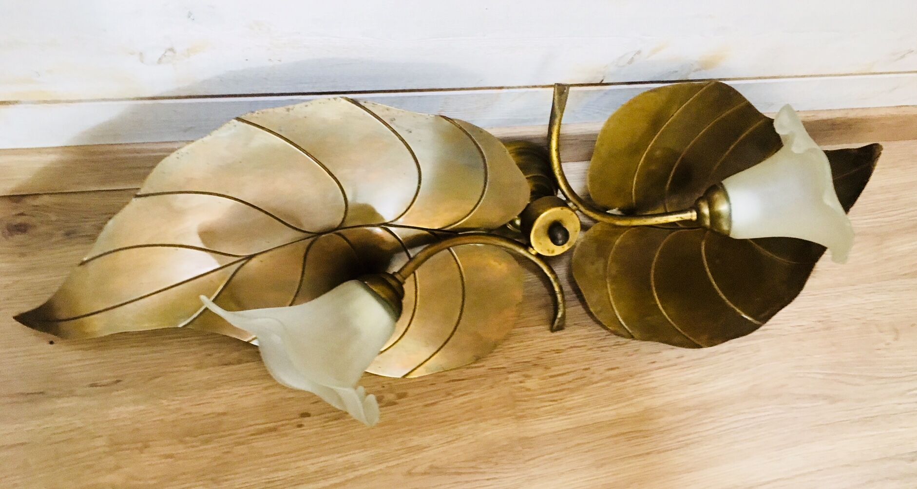 Ceiling light golden foliage
