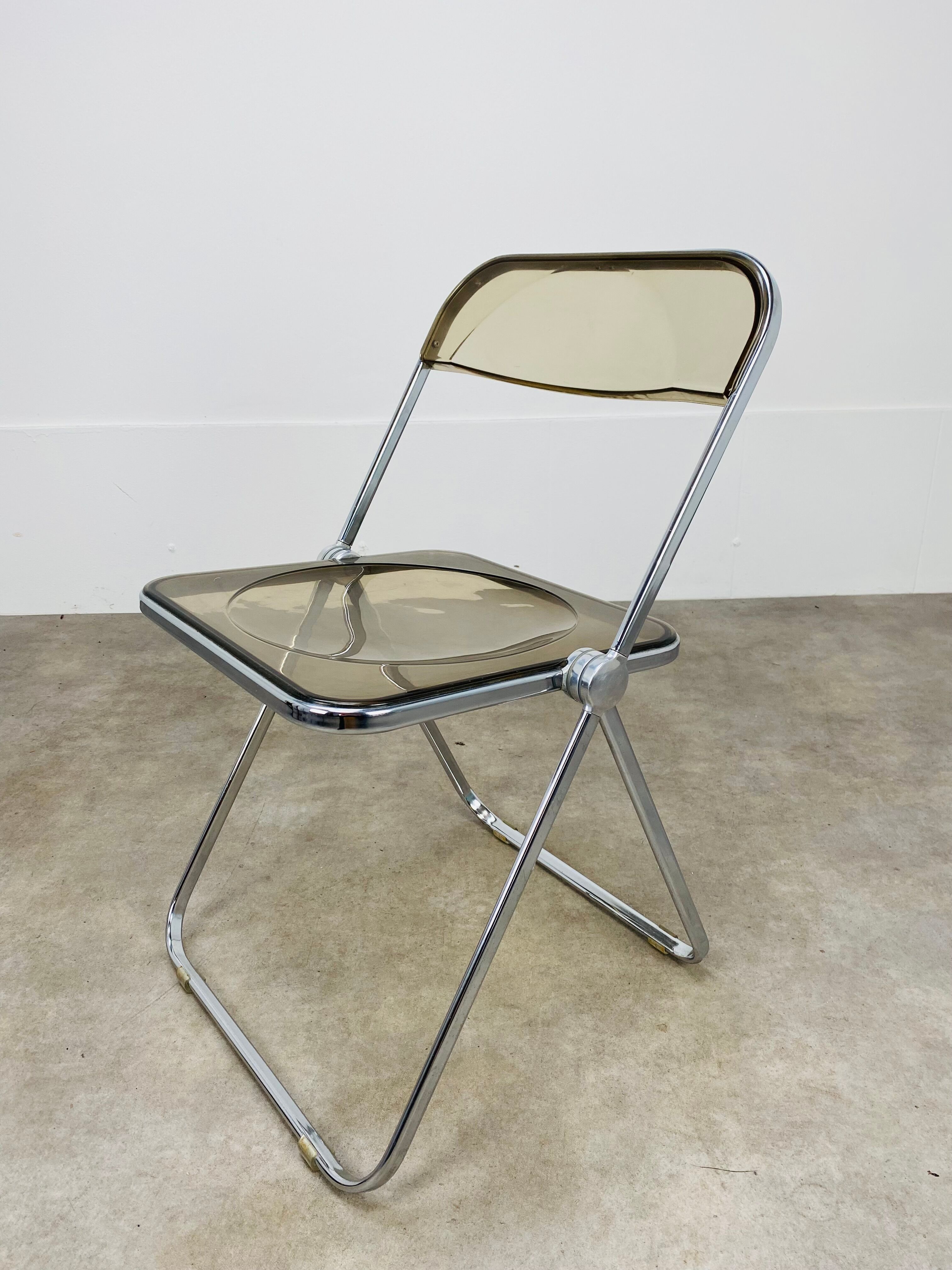 Plia chair by Giancarlo Piretti for Anonima Castelli