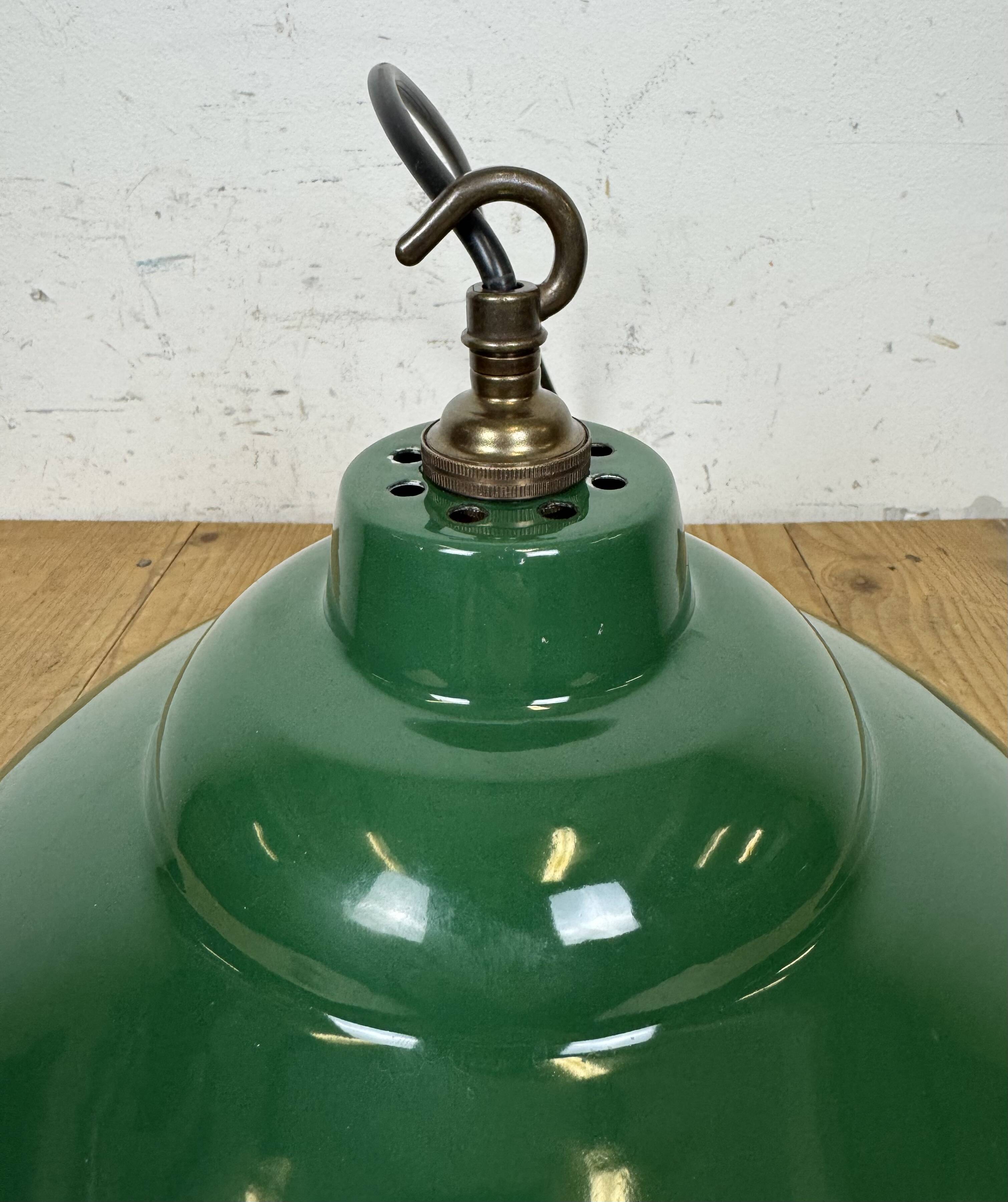 Industrial British Green Enamel Factory Pendant Lamp, 1960s