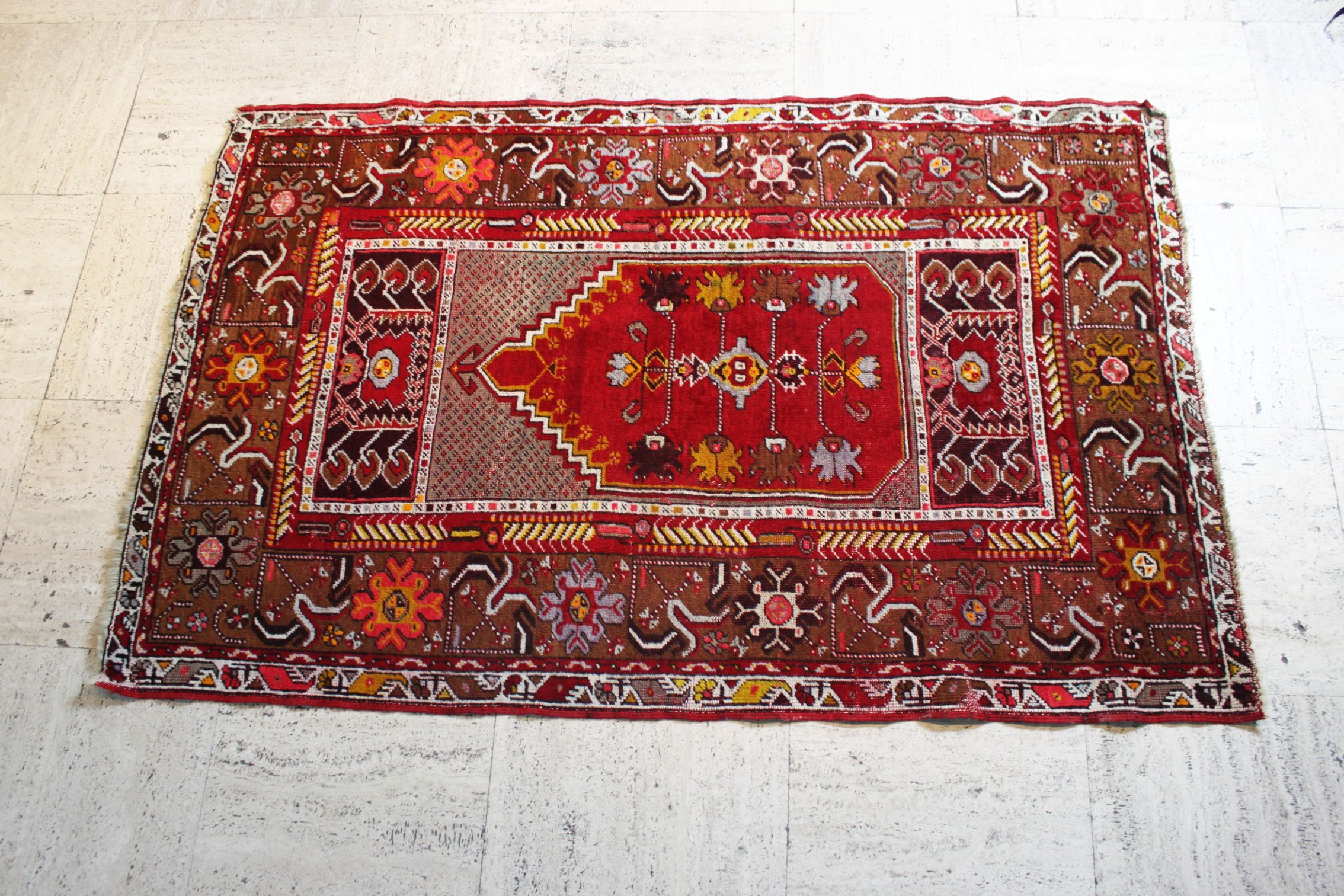 Prayer rug Kirsehir, Anatolia, Türkiye.