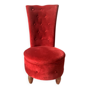 Fauteuil en velours bordeaux,