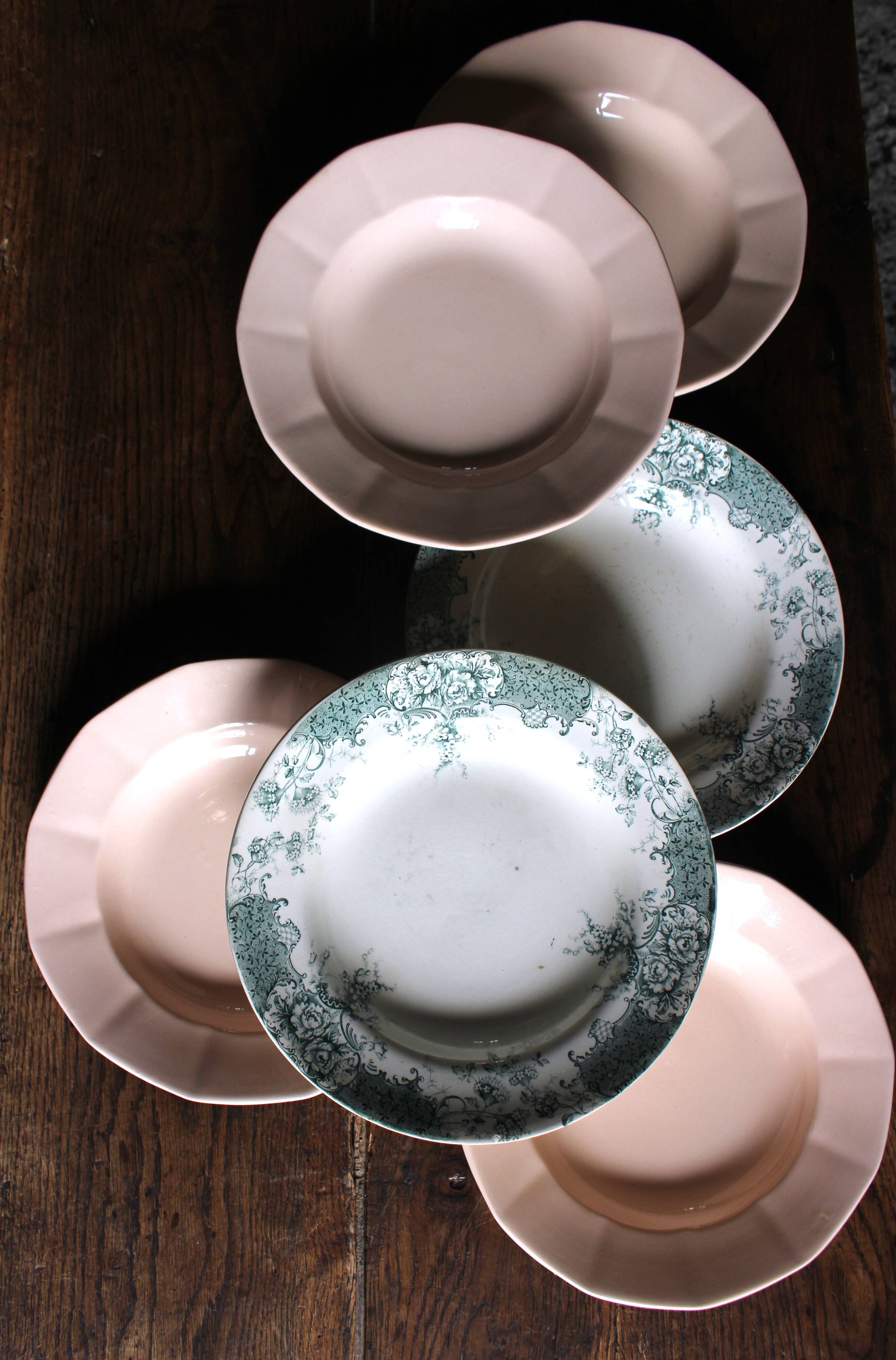 A set of 6 deep plates Fécamp Choisy le Roi Terre de Fer Rose Digoin.