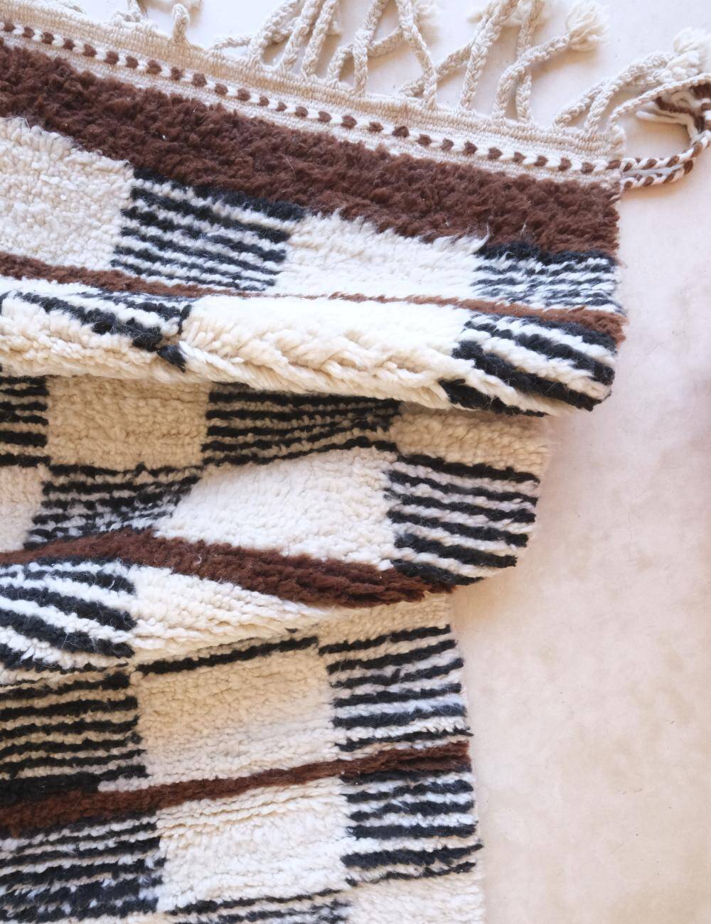 Contemporary Berber Rug - 273 x 192 cm