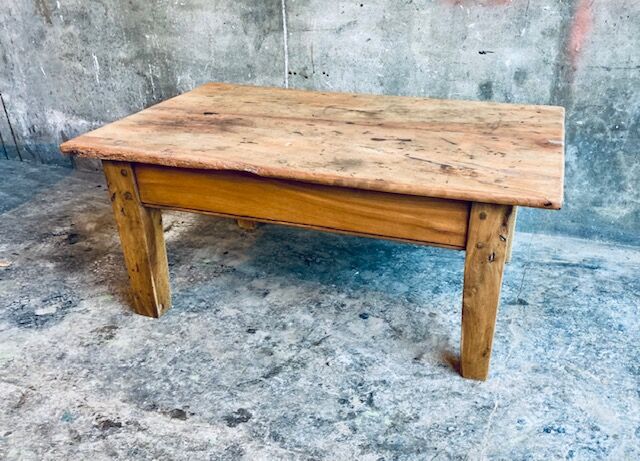 Coffee farmhouse table