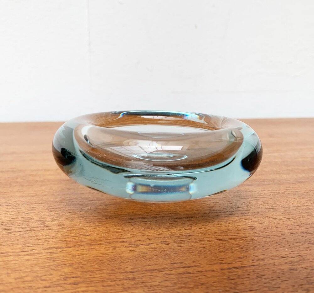 Set of 2 Danish glass bowls from the mid-century by Per Lütken for Holmegaard, 1960s.