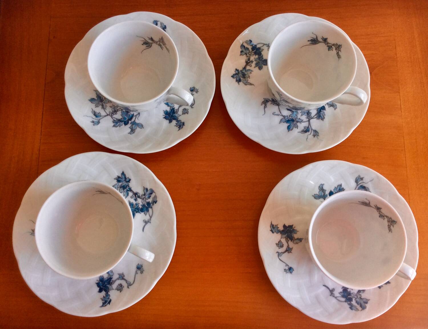 Set of 4 cups and 4 saucers limoges porcelain bernardaud