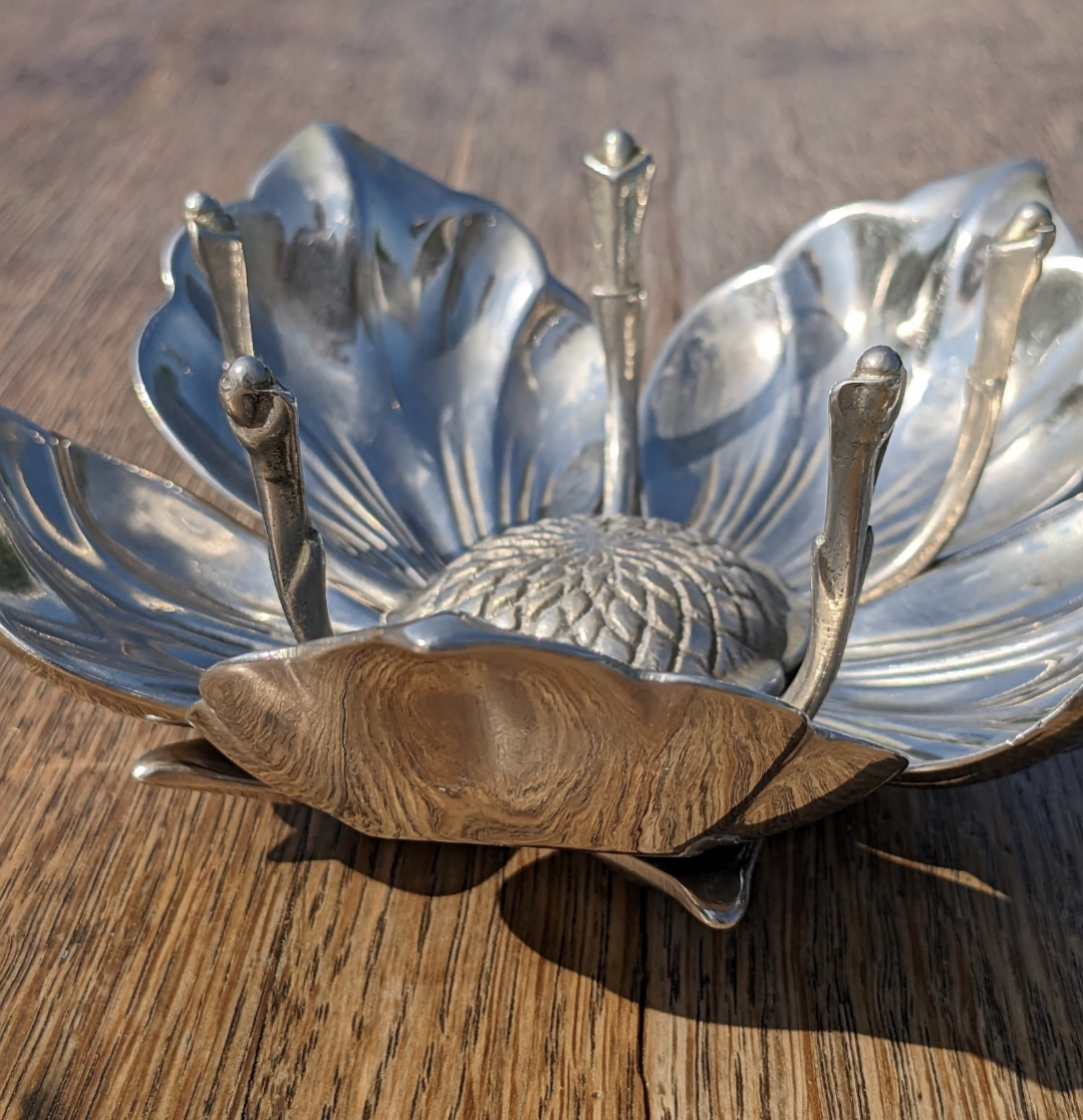 Silver metal flower ashtray