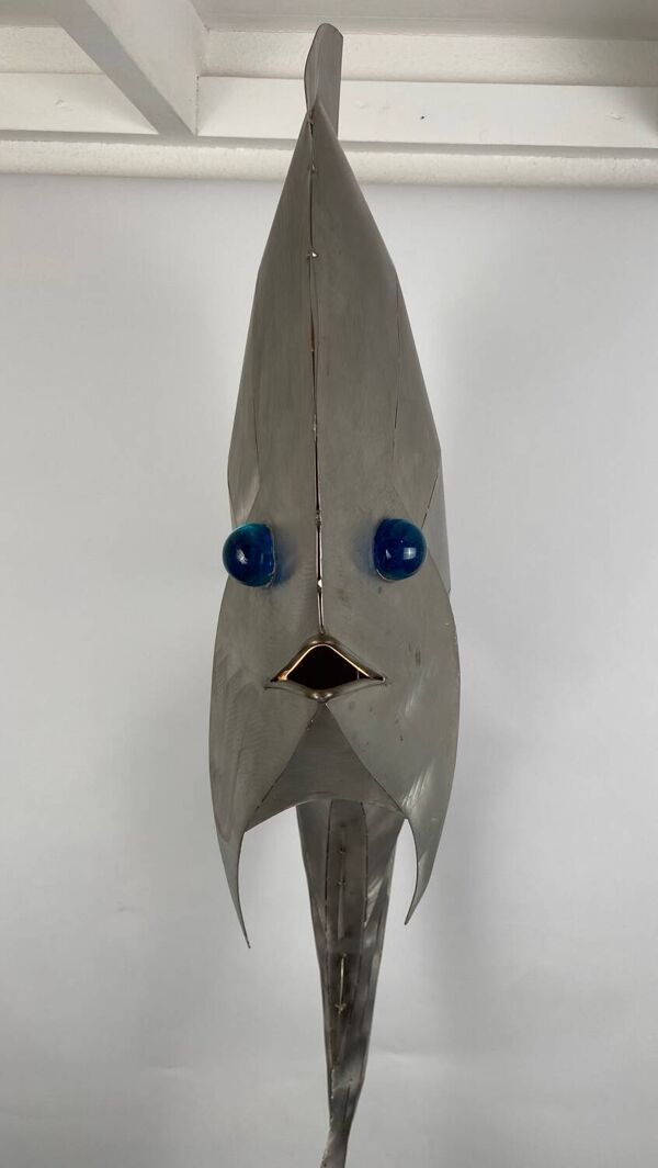 Poisson en acier inoxydable, objet lumineux de Reinhard Stube