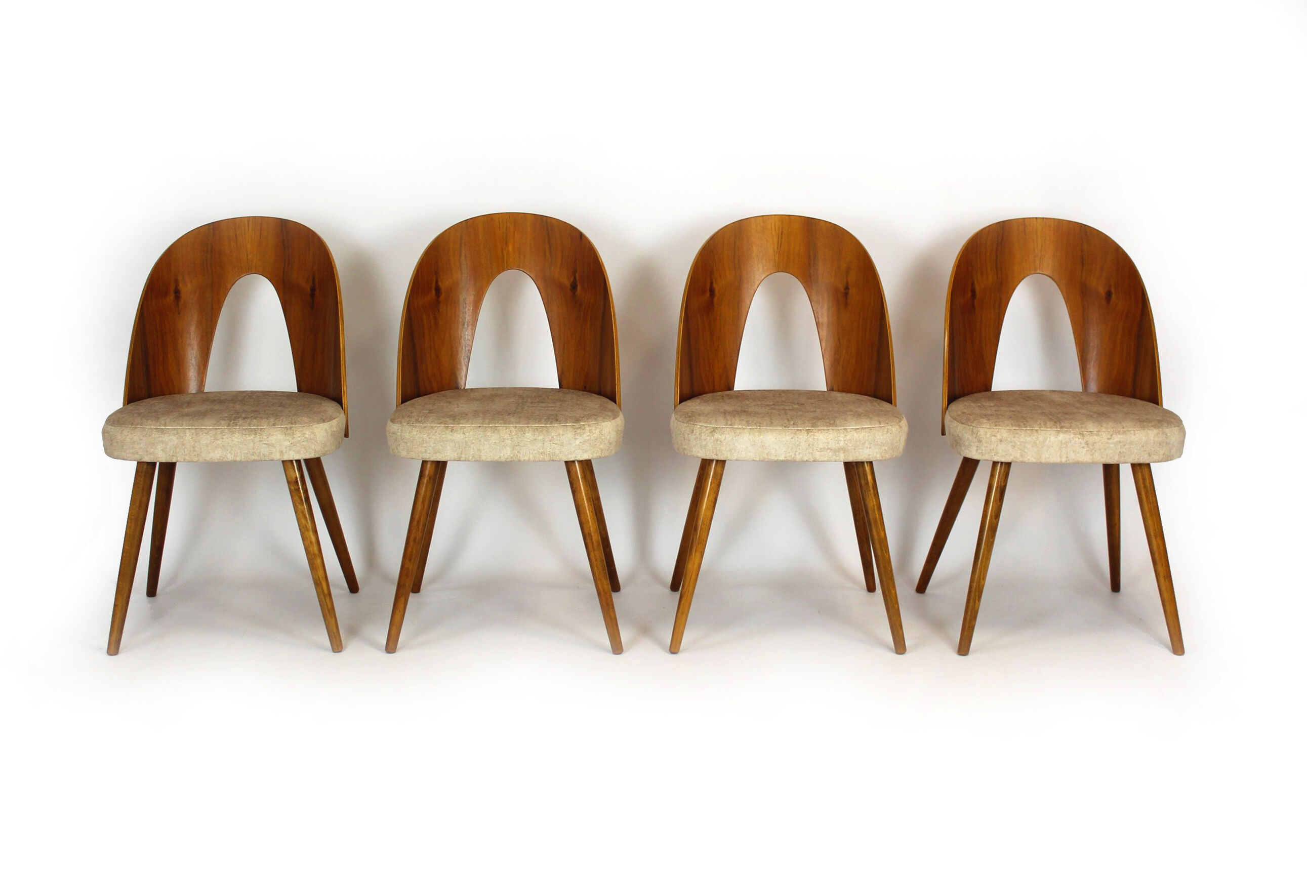Set de 4 chaises par Antonin Suman, années 1960,