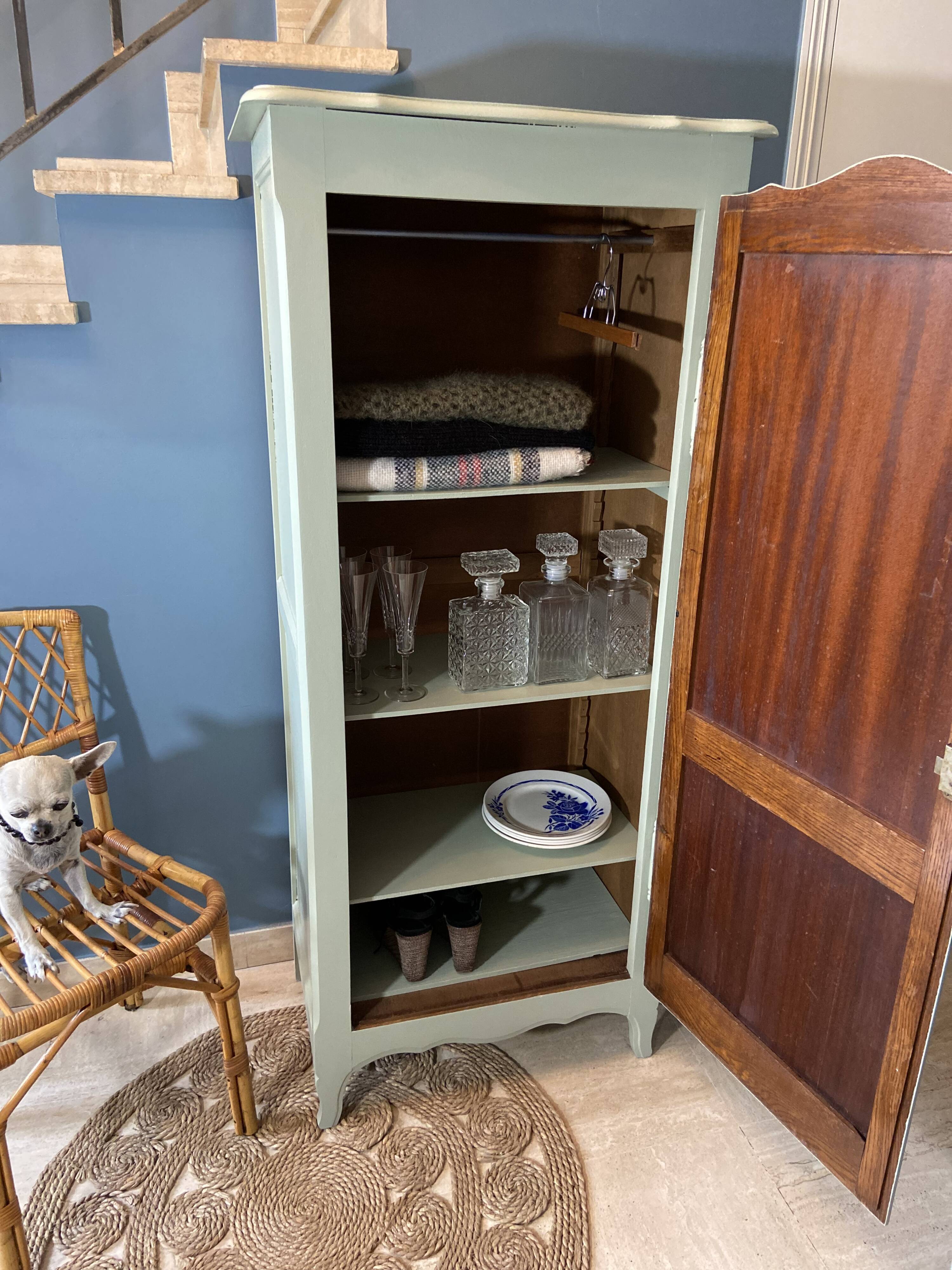 Wardrobe vintage bonnetière soft green 1970