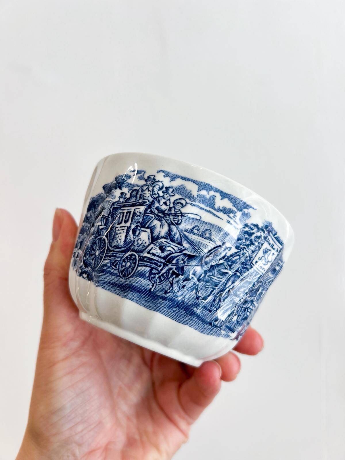 6 English porcelain bowls