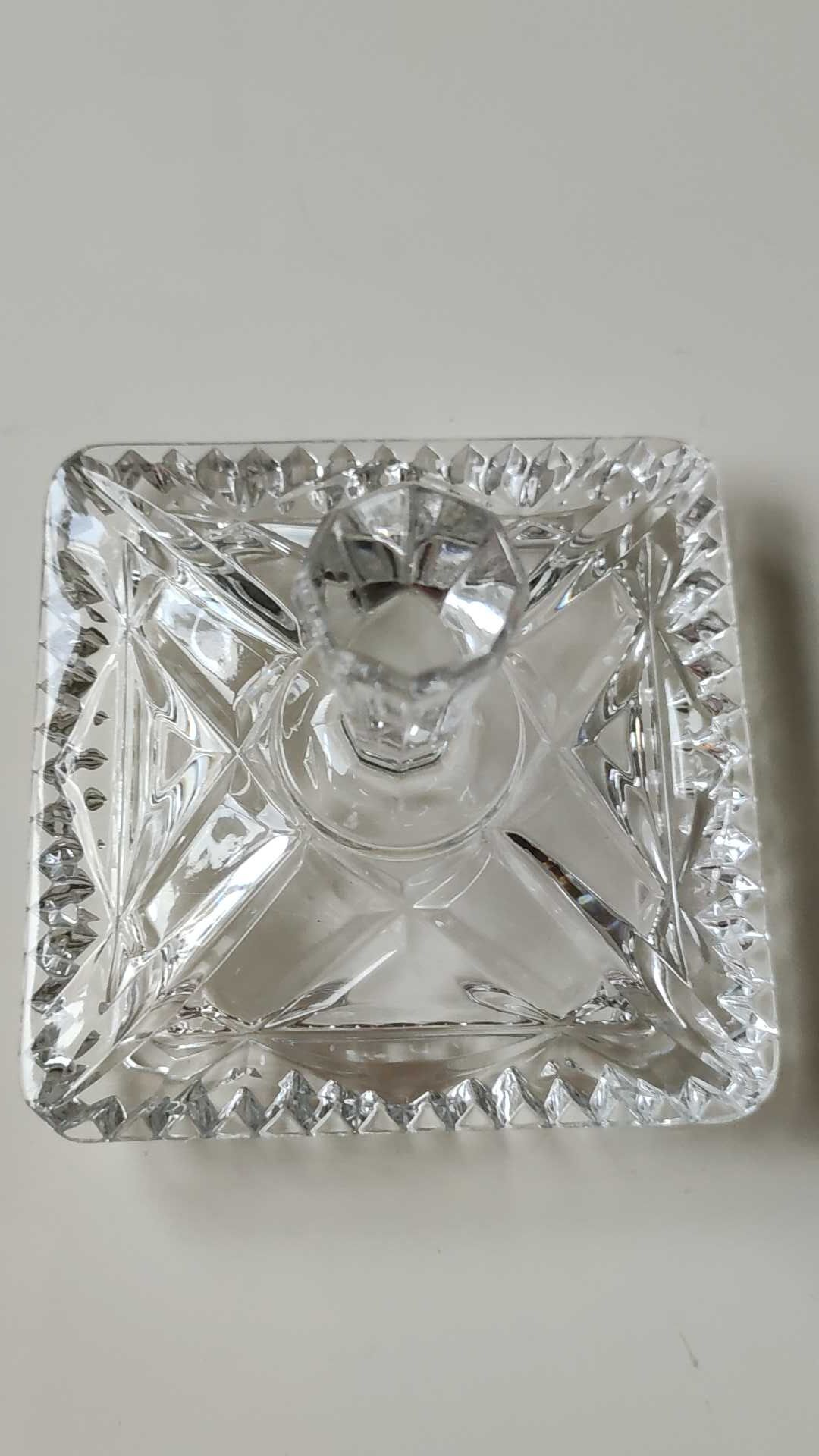 Sucrier vintage de forme carrée en cristal motifs croisillons, losanges, écailles